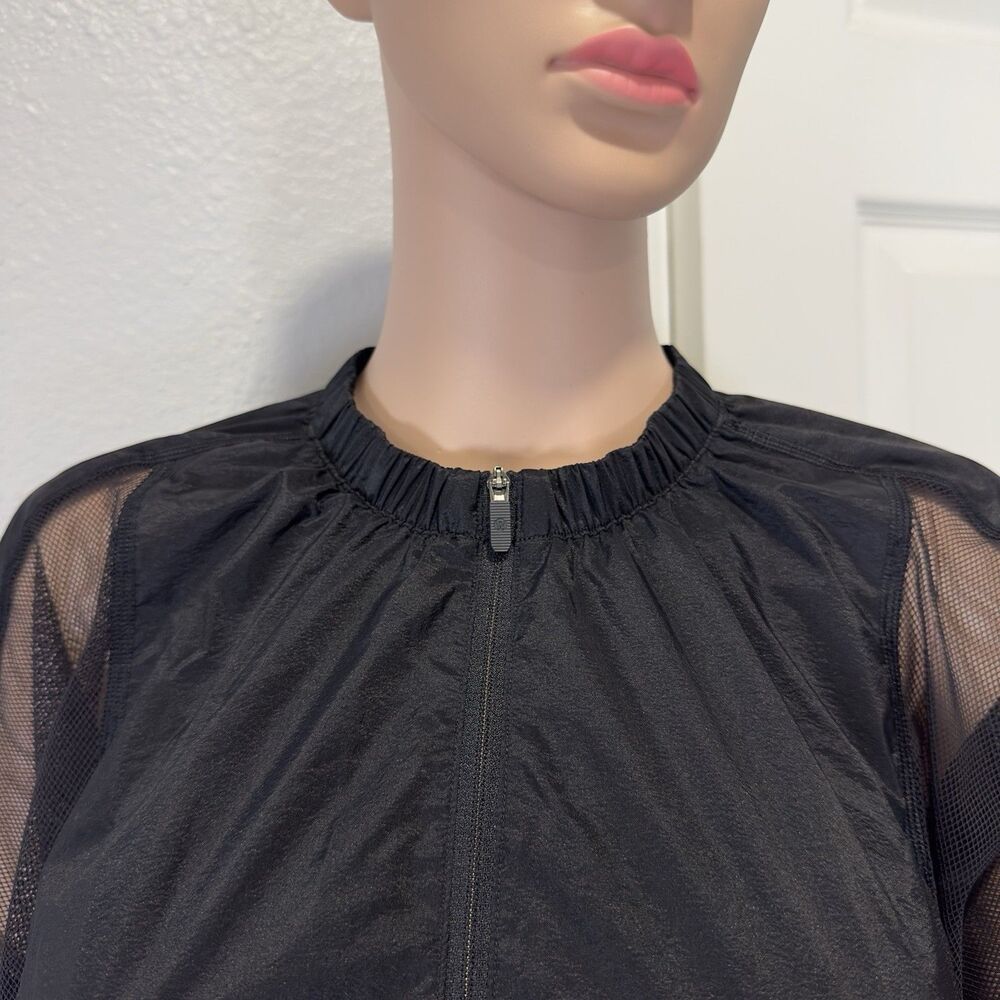Lululemon With the Breeze Jacket 6 Black Mesh Glyde Windbreaker Cinch Hem - Picture 3 of 14